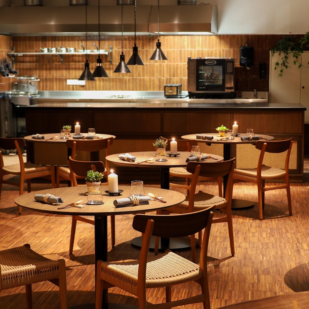 Z‘Som Restaurant 2