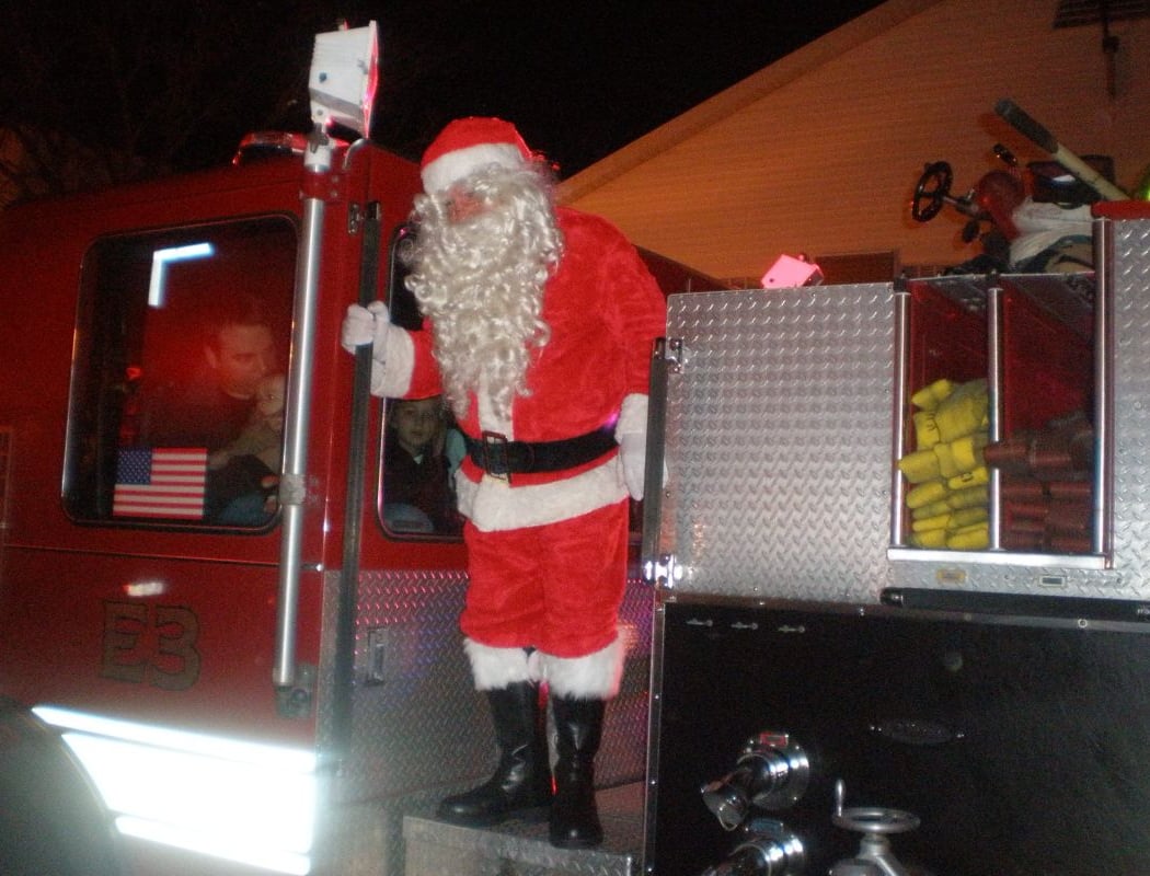 City of Plymouth Santa Parade 1