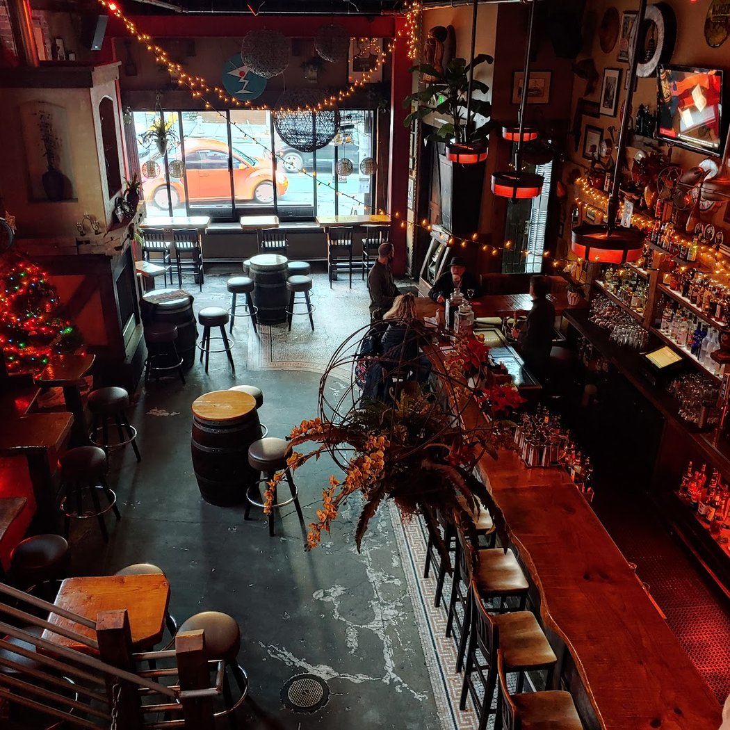 Lush Lounge 3
