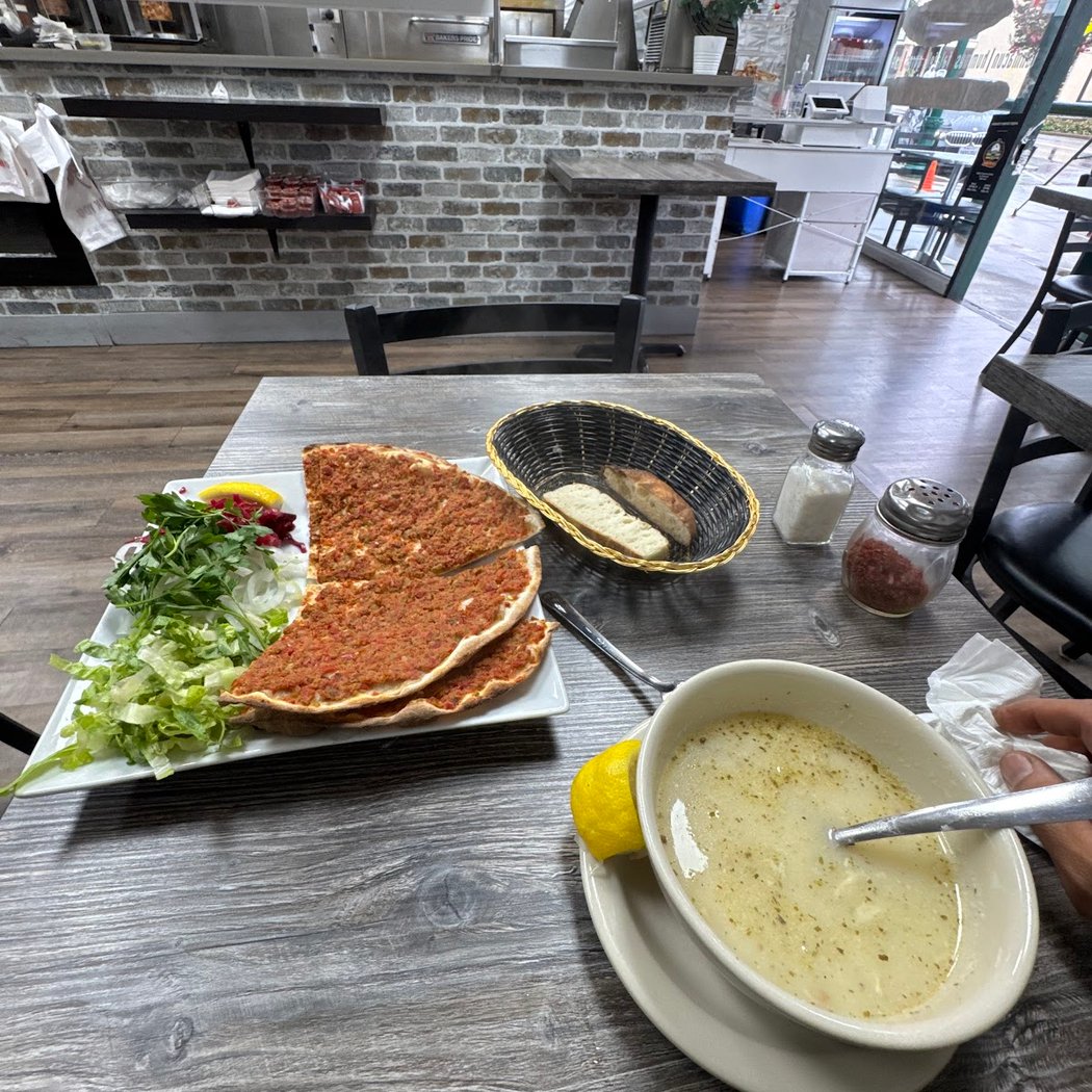 Mediterranean Pizza and Gyros 3