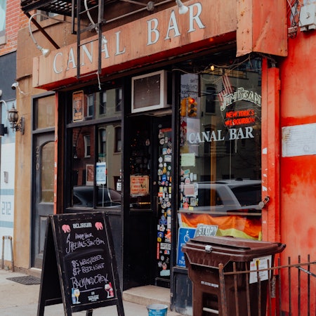 Canal Bar 2