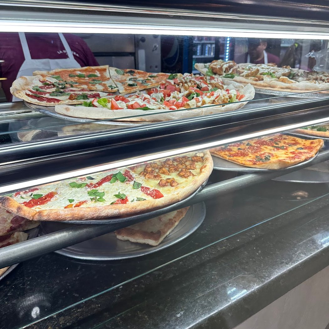 La Nostra Pizzeria 3