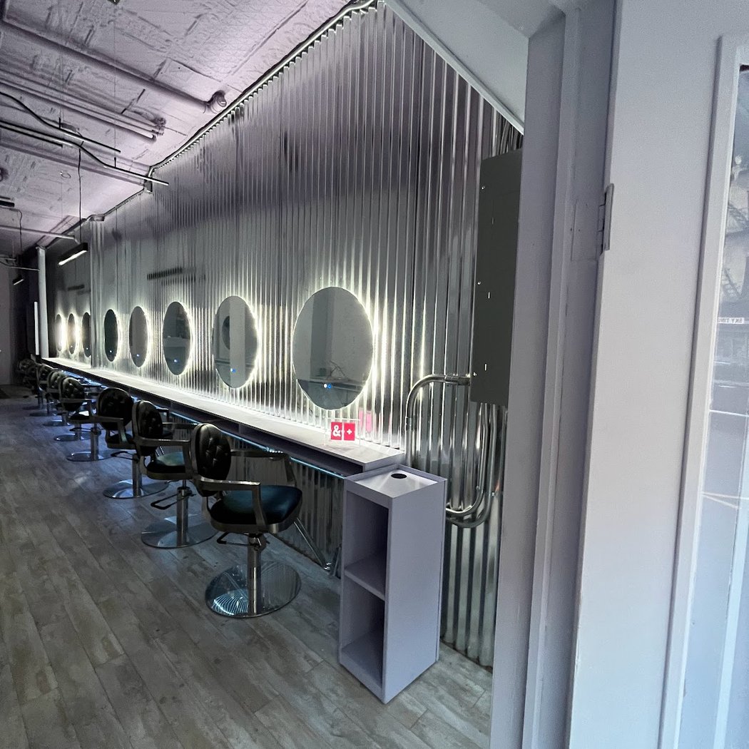 & Plus salon 3