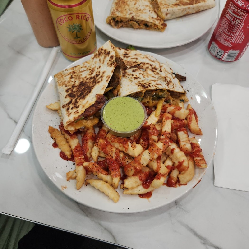 Que Rico Restaurant 2
