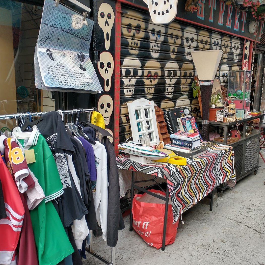 The Alley flea market 1