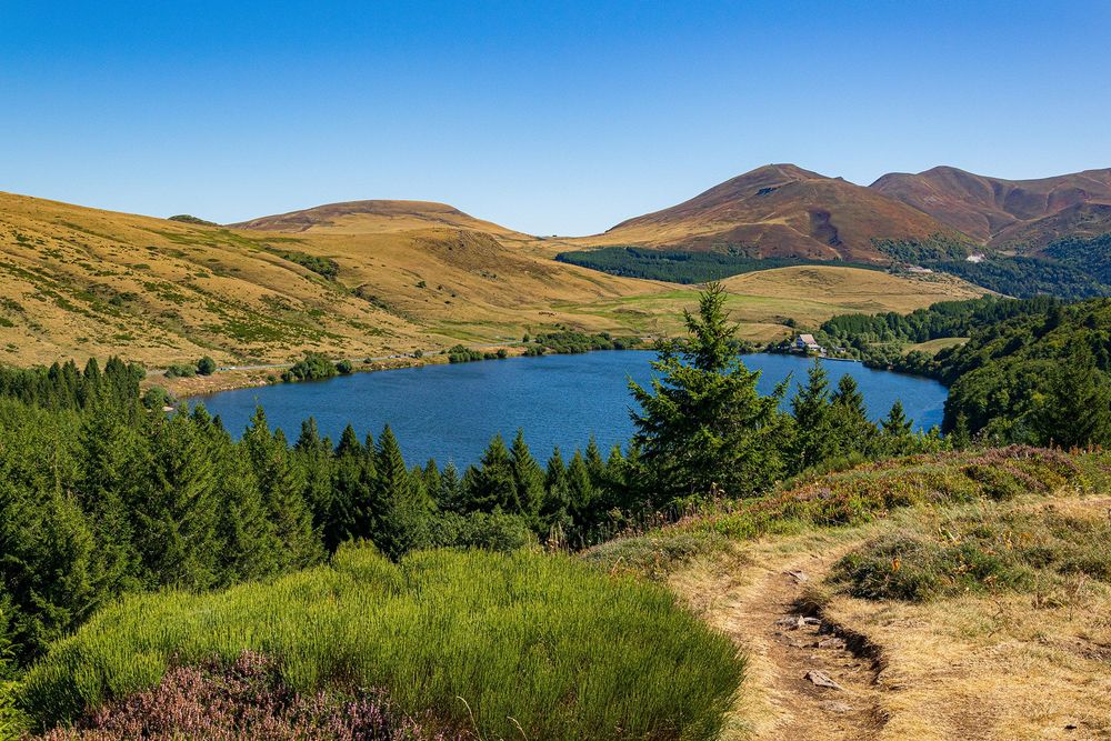 GR 30 Tour des Volcans et Lacs d'Auvergne 1