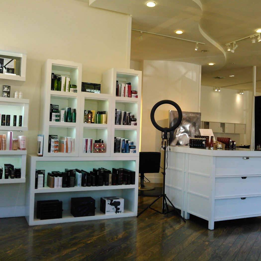 Magnolia Avenue Salon 1
