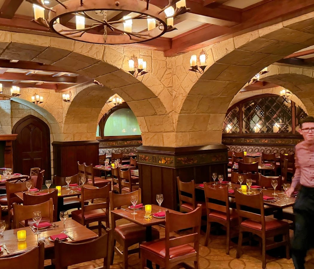 Le Cellier Steakhouse 2