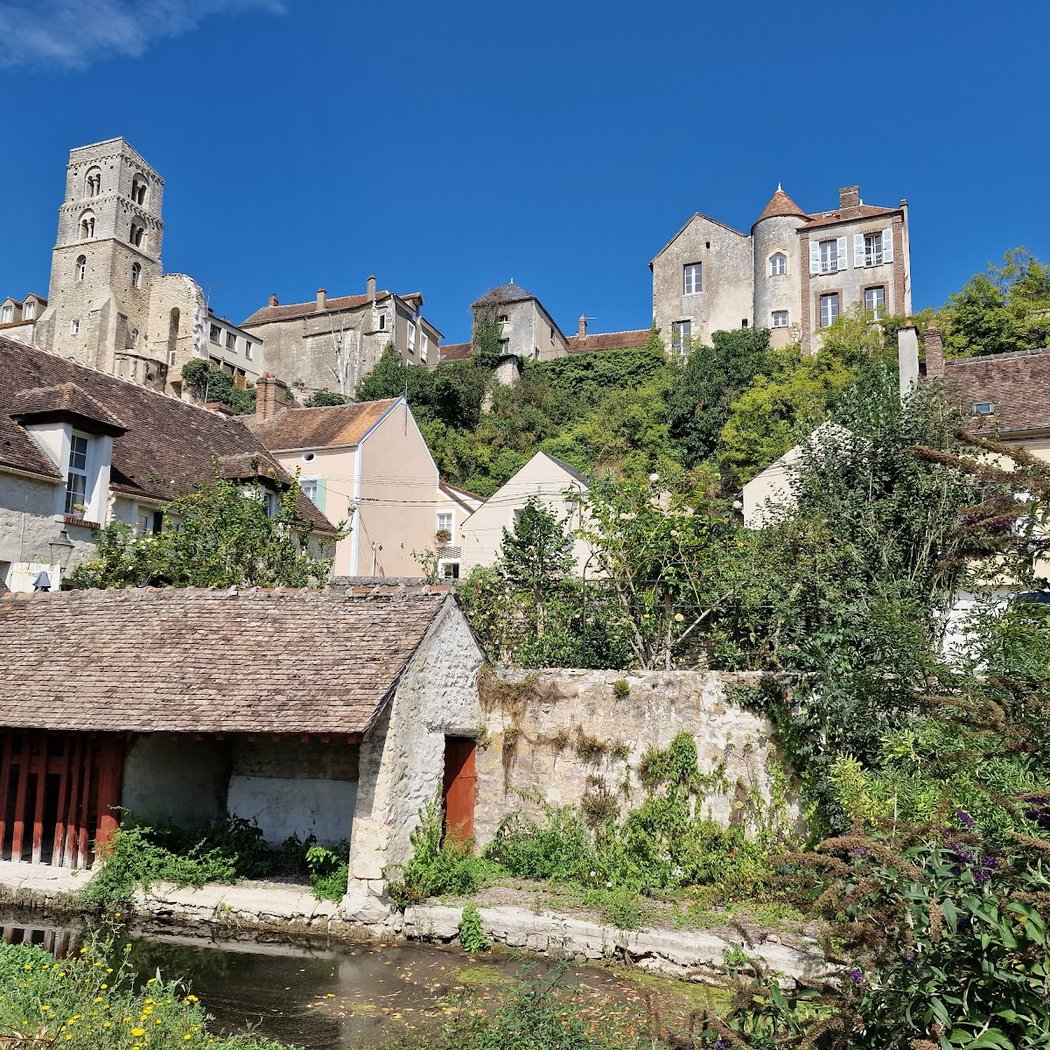 Château-Landon 3