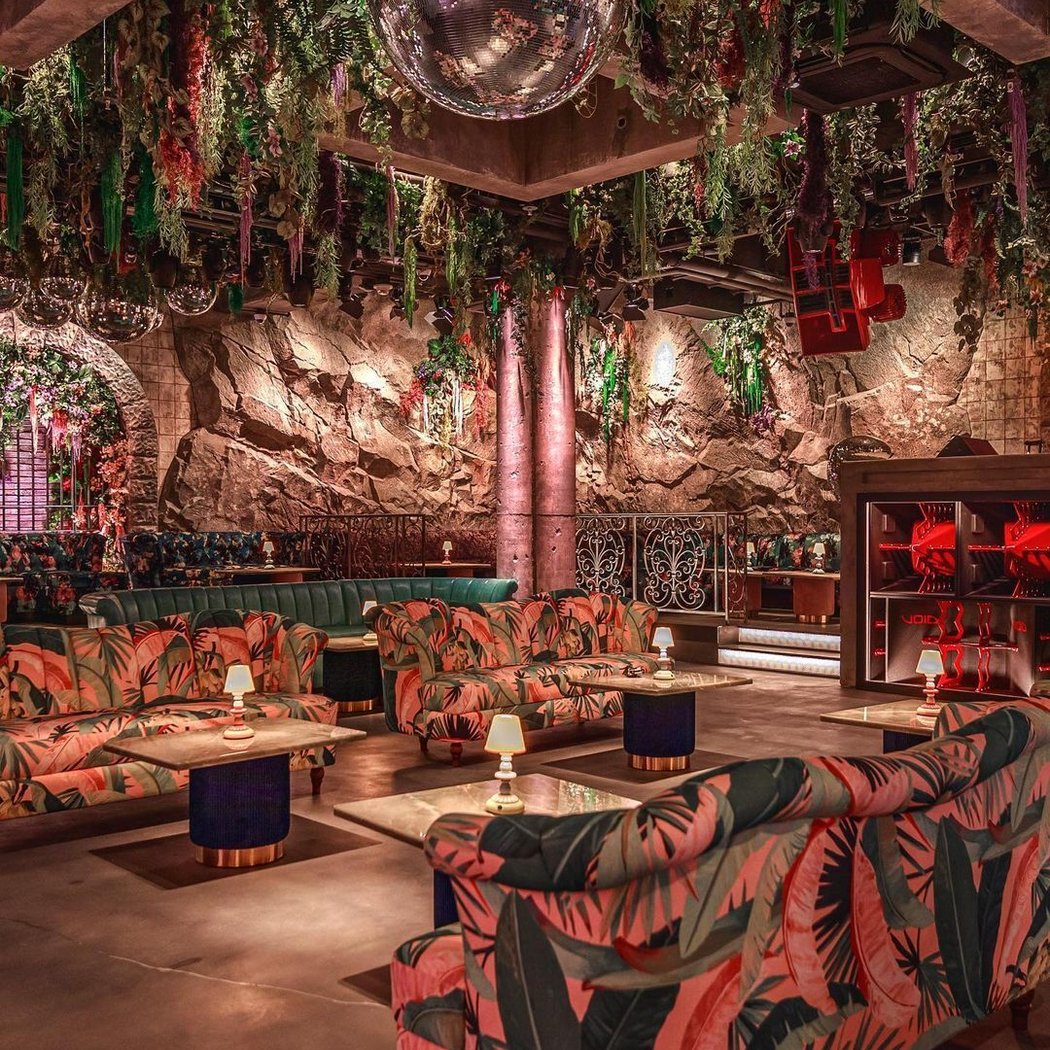 Caveau: Elevated After Work & Nightlife Experience 2