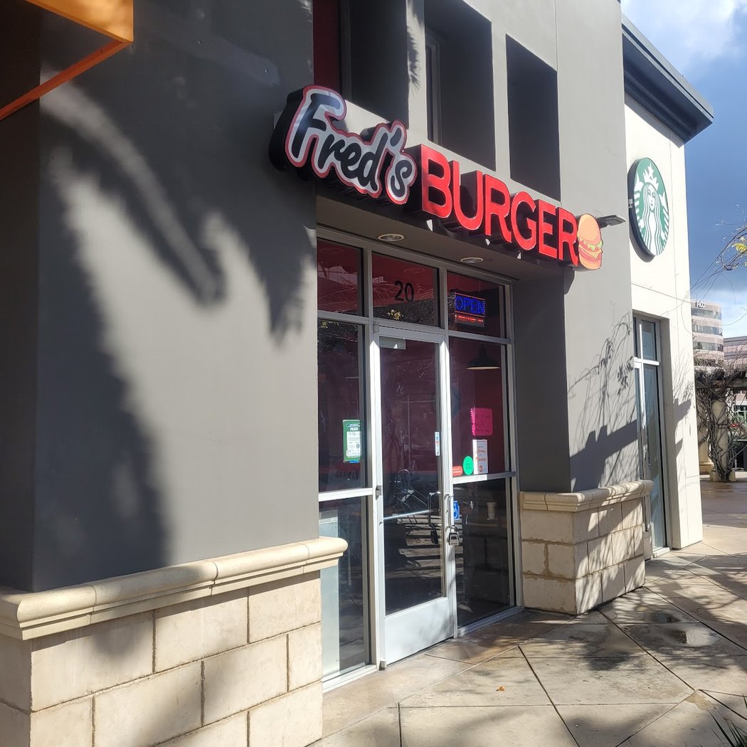 Fred's Burger 2