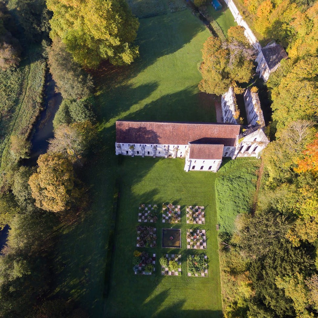 Abbaye Notre-Dame de Fontaine-Guérard 2