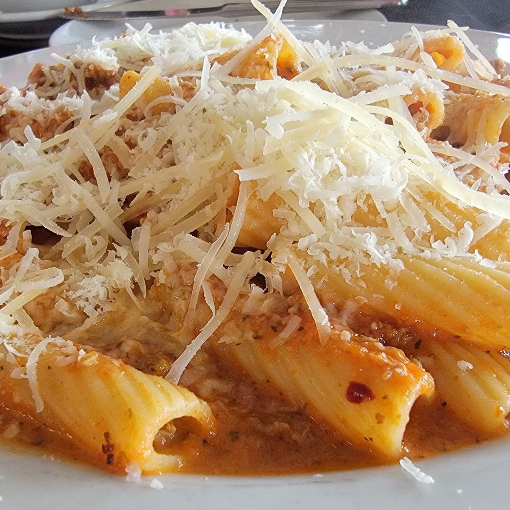 Famiglia Italian Restaurant 3