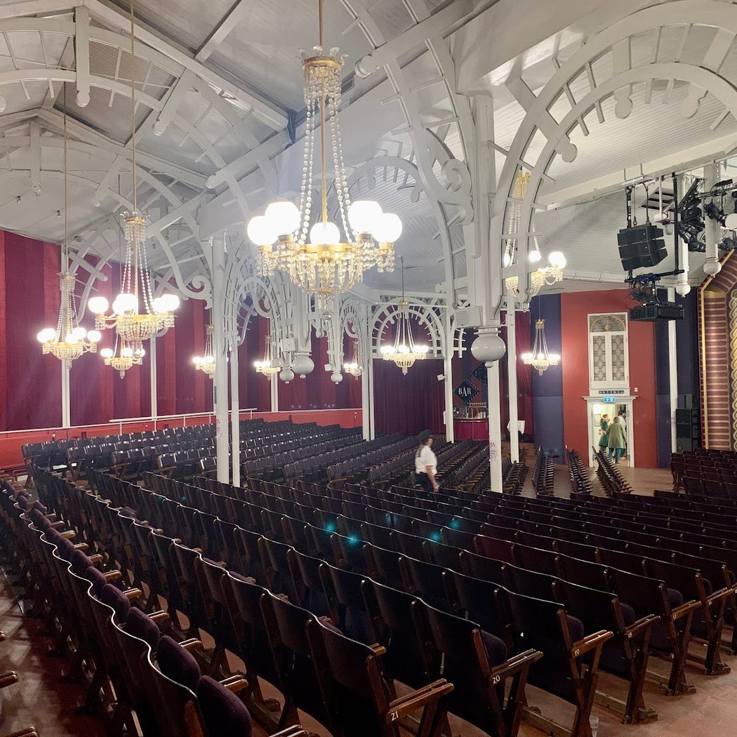 Glass Hall 1