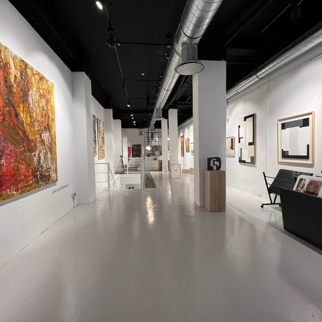 La CENTRAL Art Gallery 2