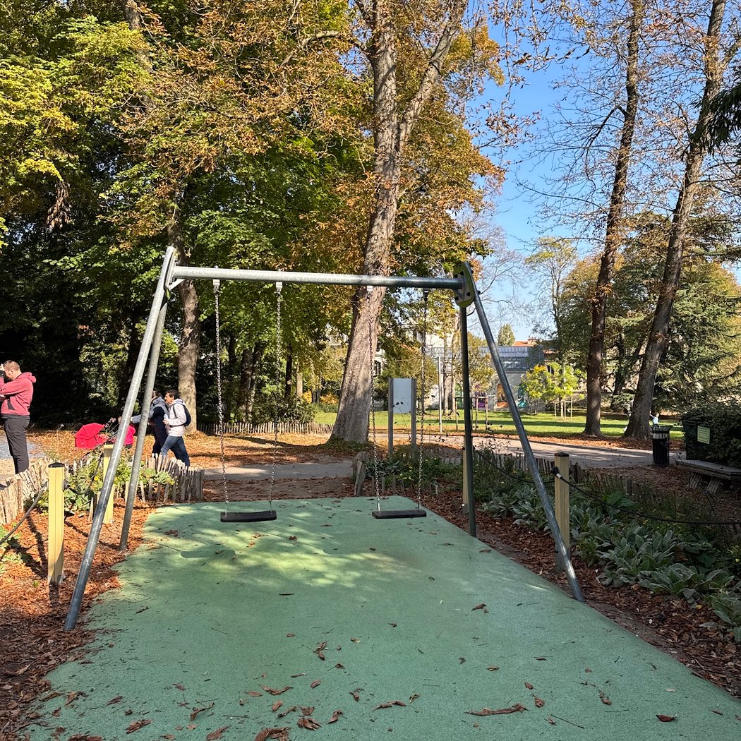 Aire de jeux des moyens du parc Raspail 3