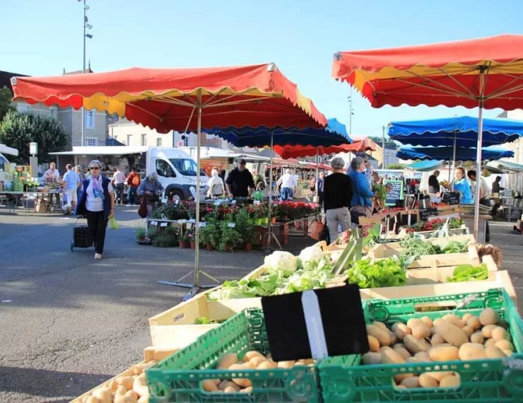 Marché le lundi et le samedi 1