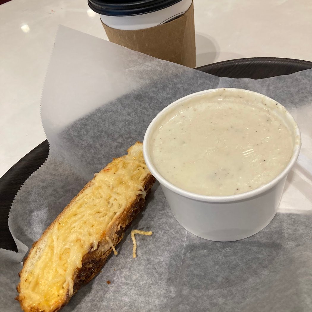 Lou's Cafe/Lounge 1