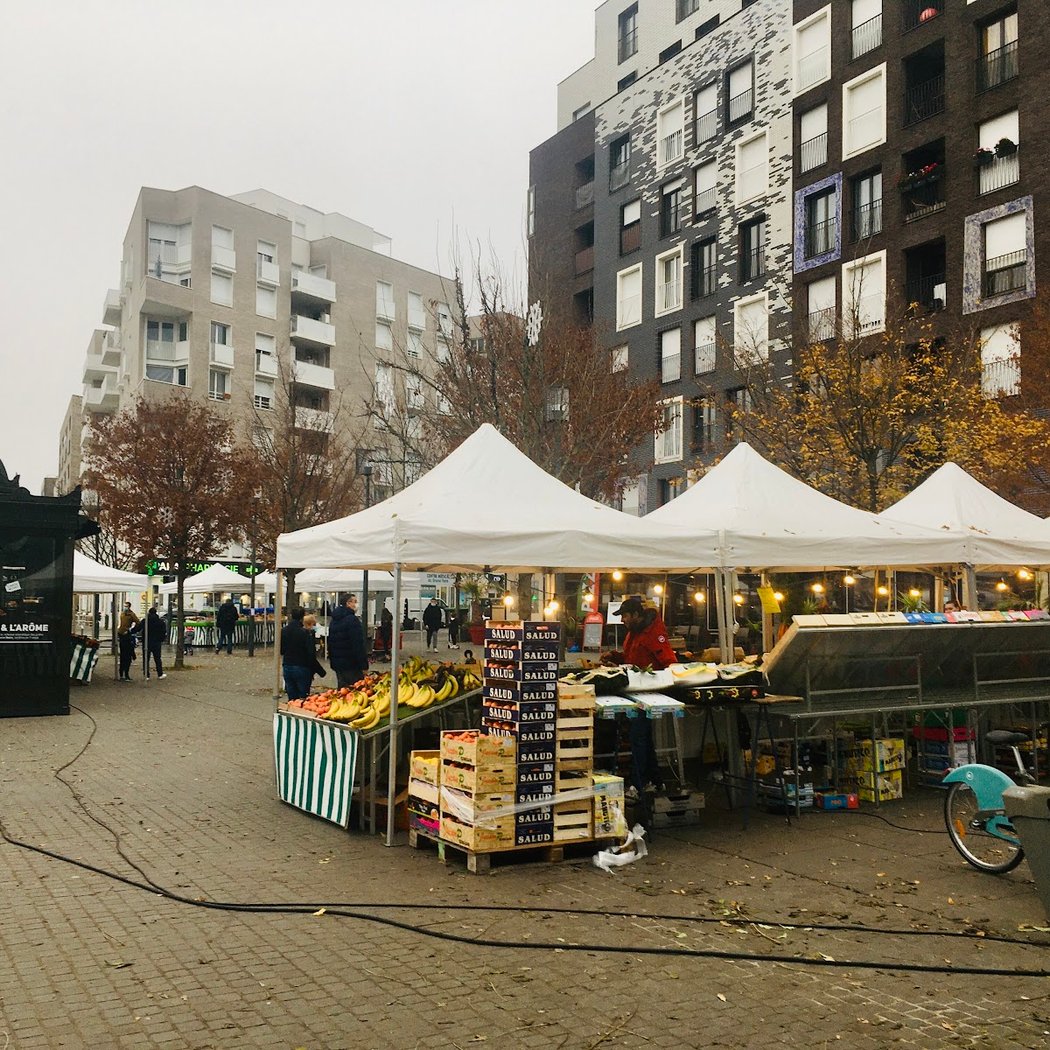 Marché Bords de Seine 1