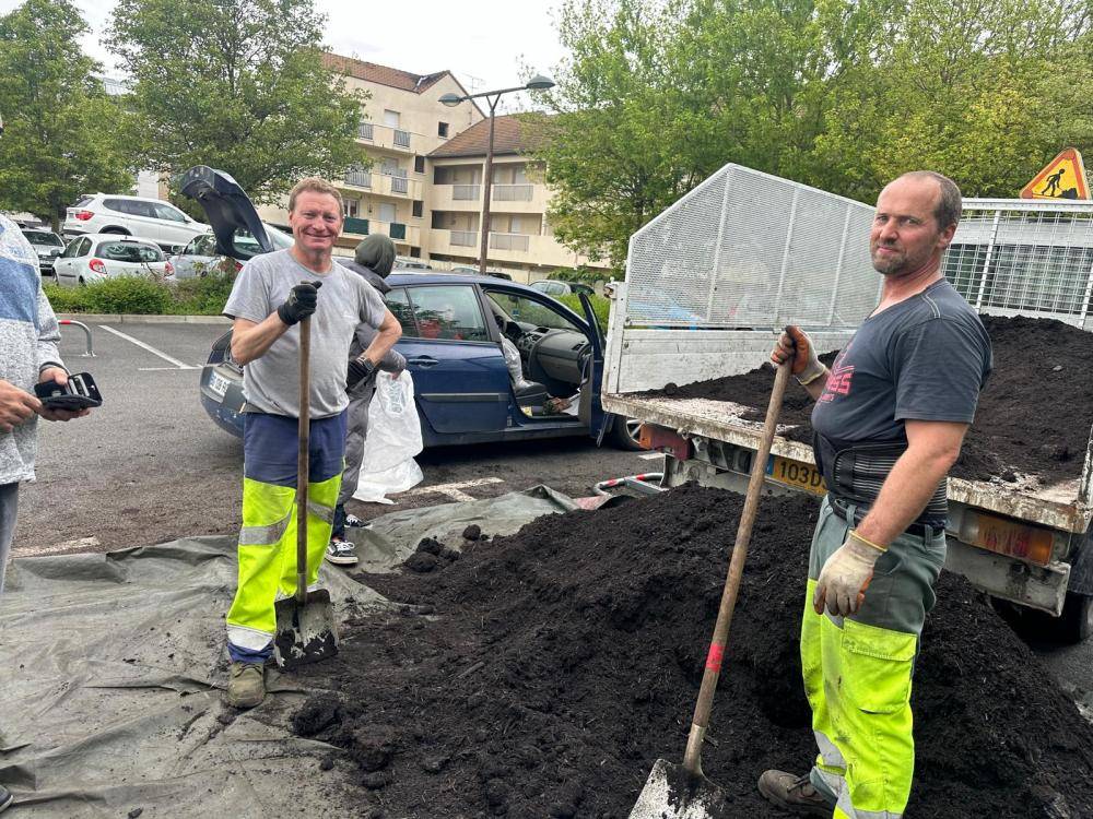 Distribution de compost 3