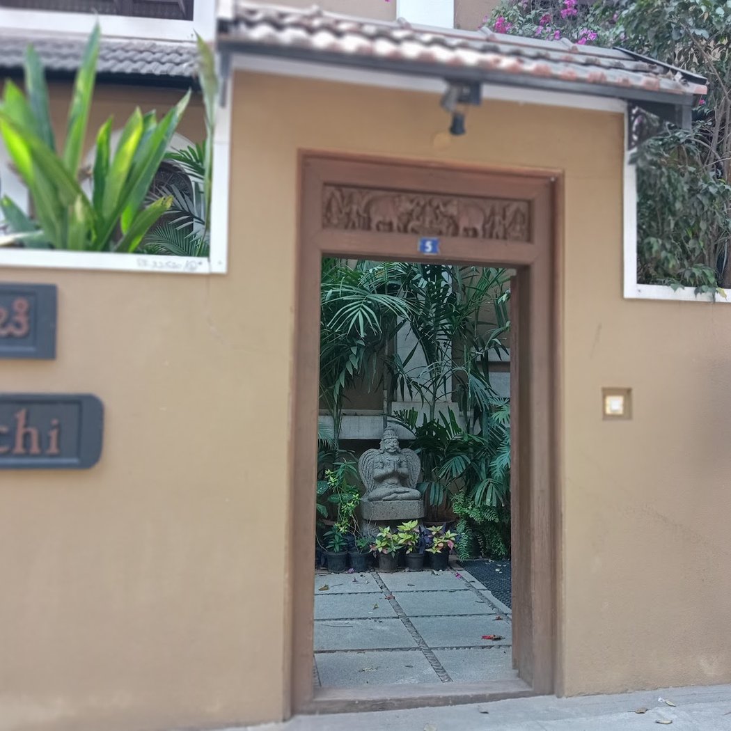Saanchi Antiques & Treasures 2
