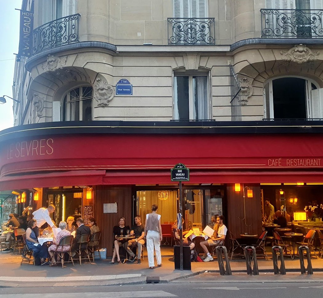 Le Sèvres 3