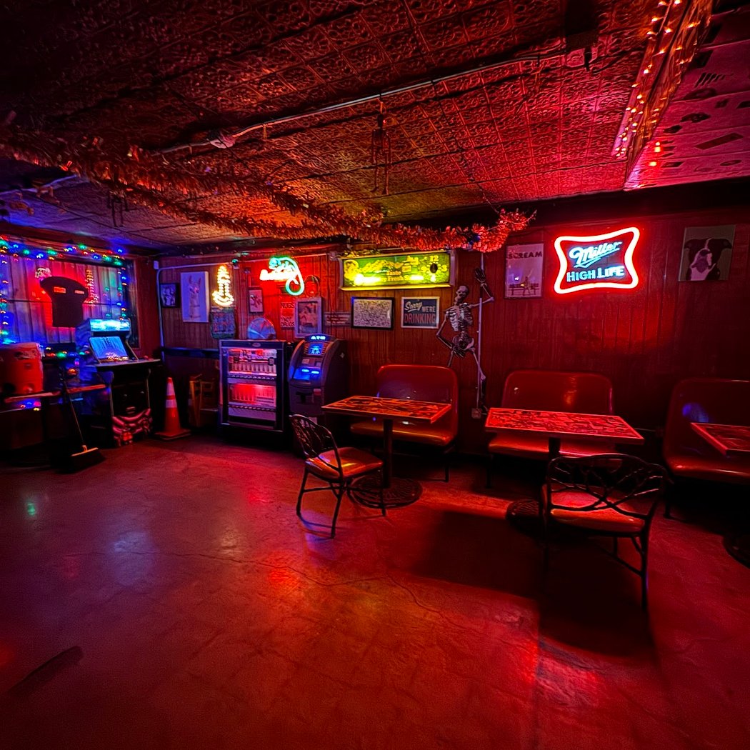 Charlie's Star Lounge 3