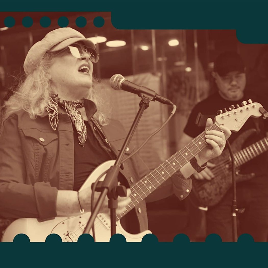 Amy Arlo & Almost Blue 1