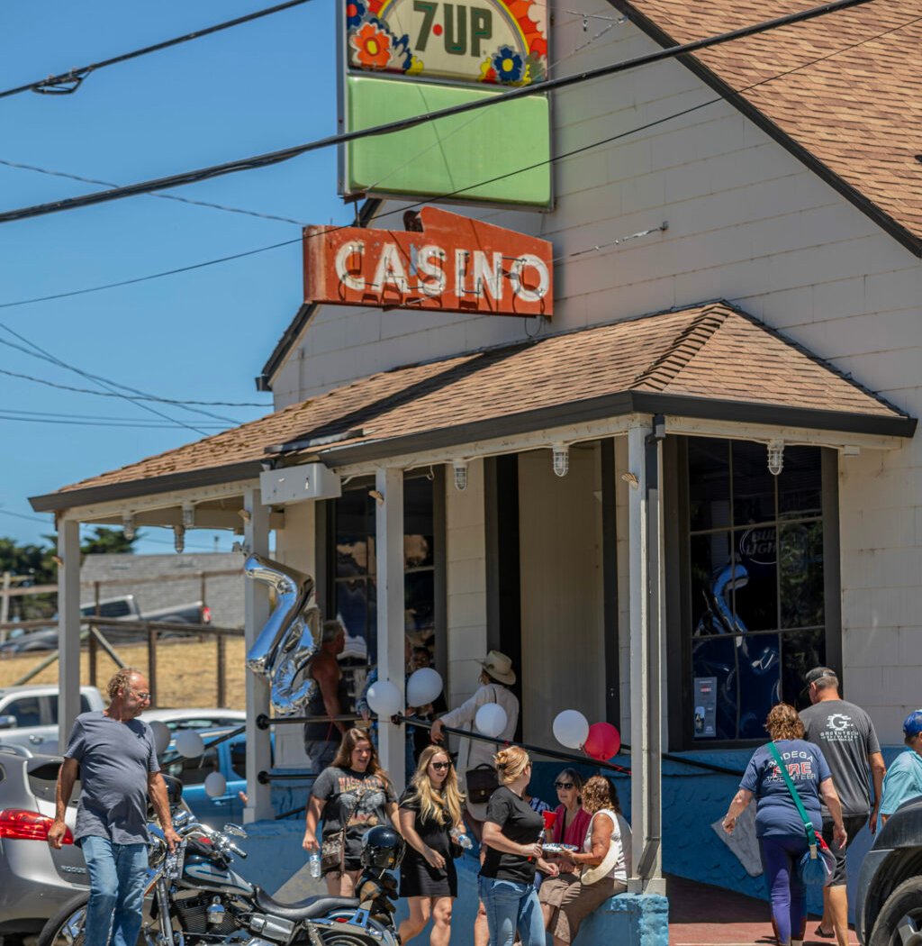 Casino Bar & Grill 2