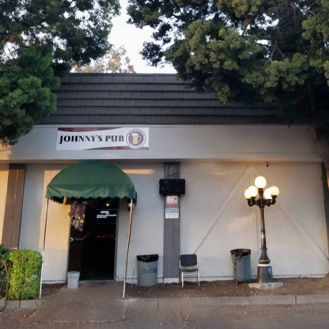 Johnny's Pub 3
