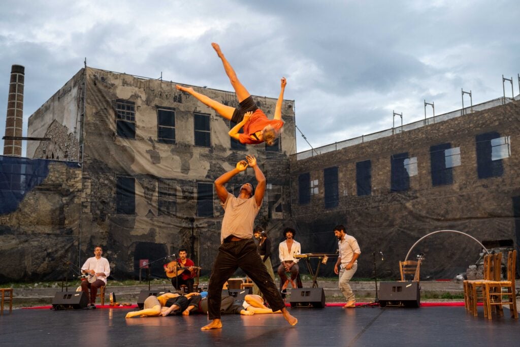 Le plus petit cirque du monde s'installe au Hangar Y pour une Nuit Blanche 2026 magique 1