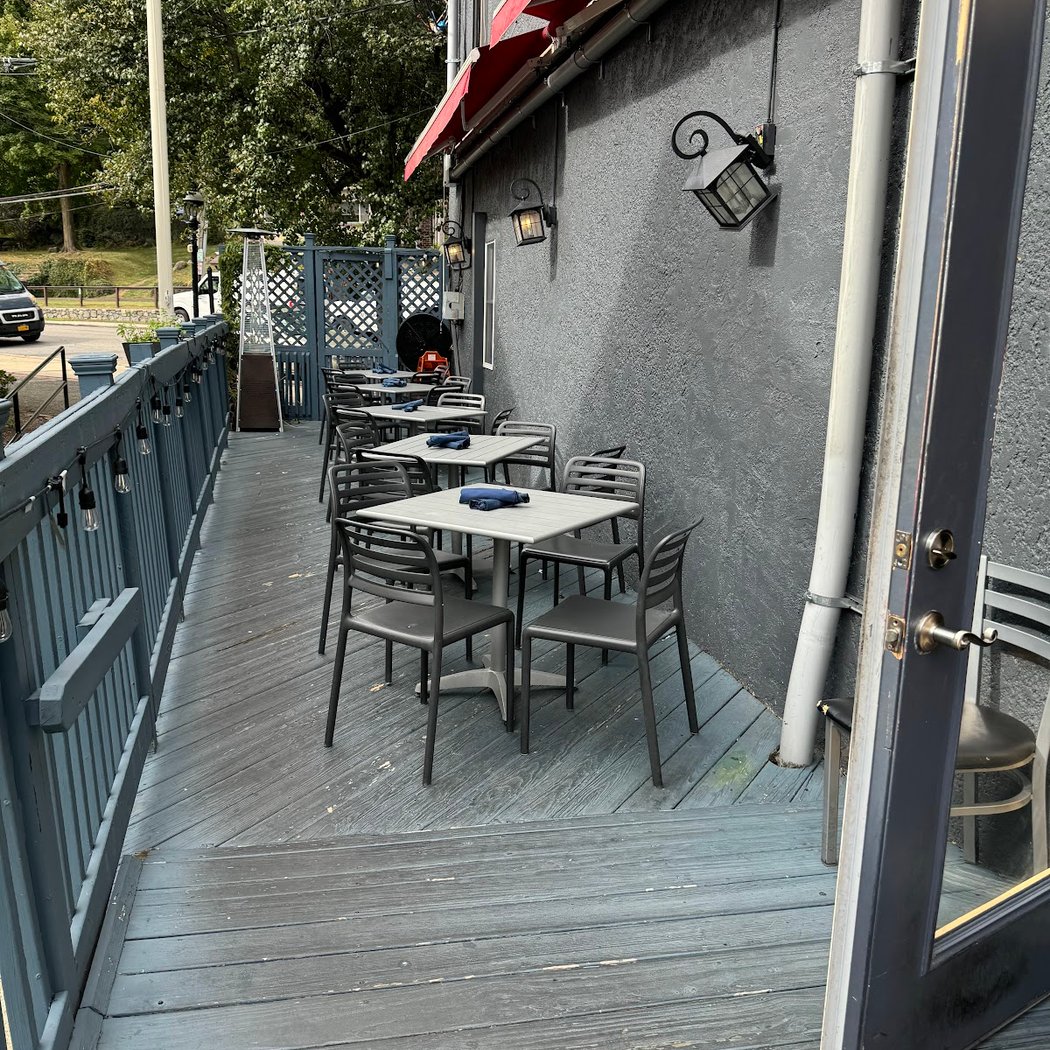 105 Twenty Bar & Grill 2