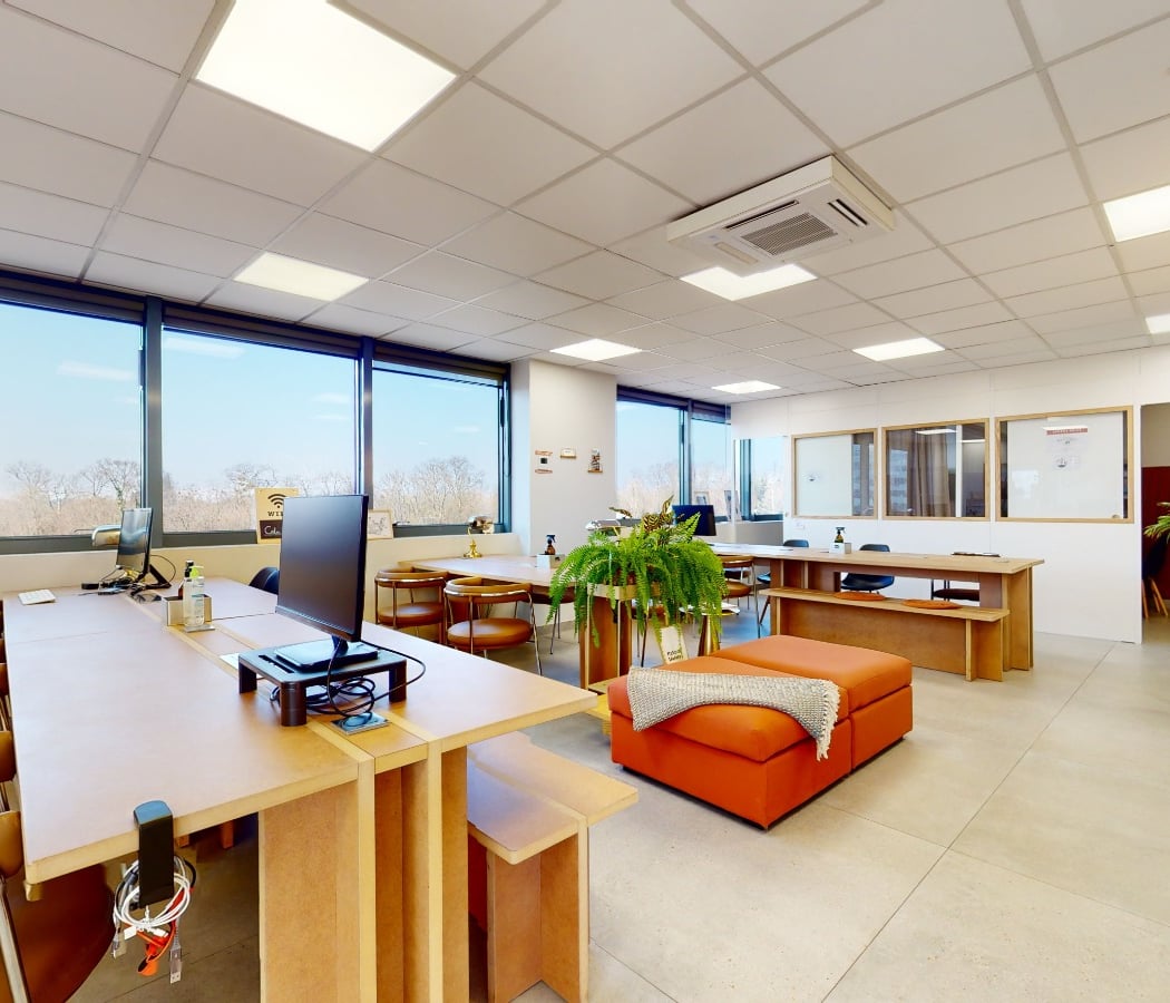 Coworking Co'loc - Bureaux, Coworking Et Salle De Réunion. 2