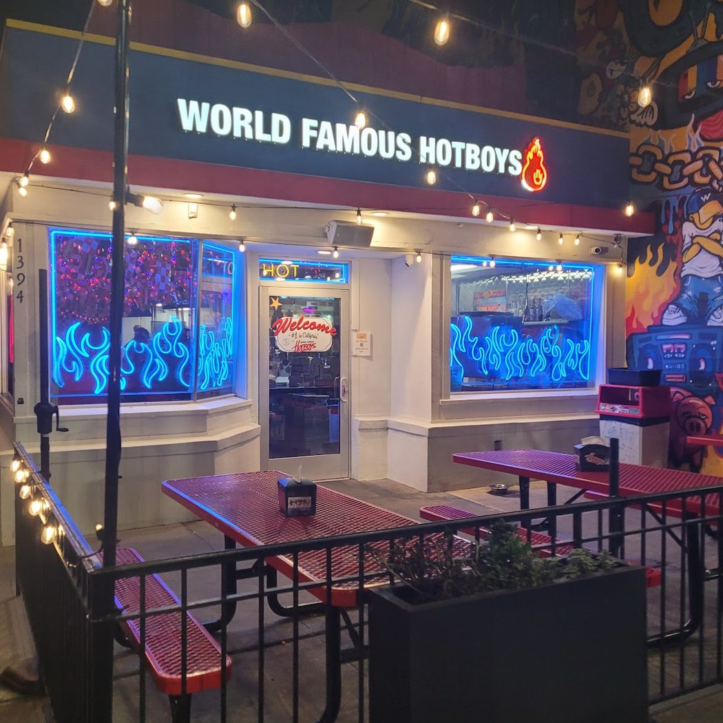 World Famous HOTBOYS Chicken 3