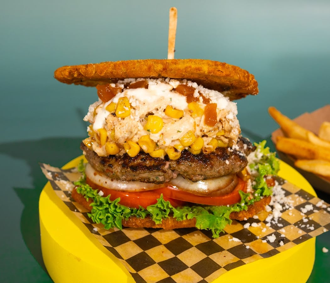 El Apartamento Colombian Burgers 1