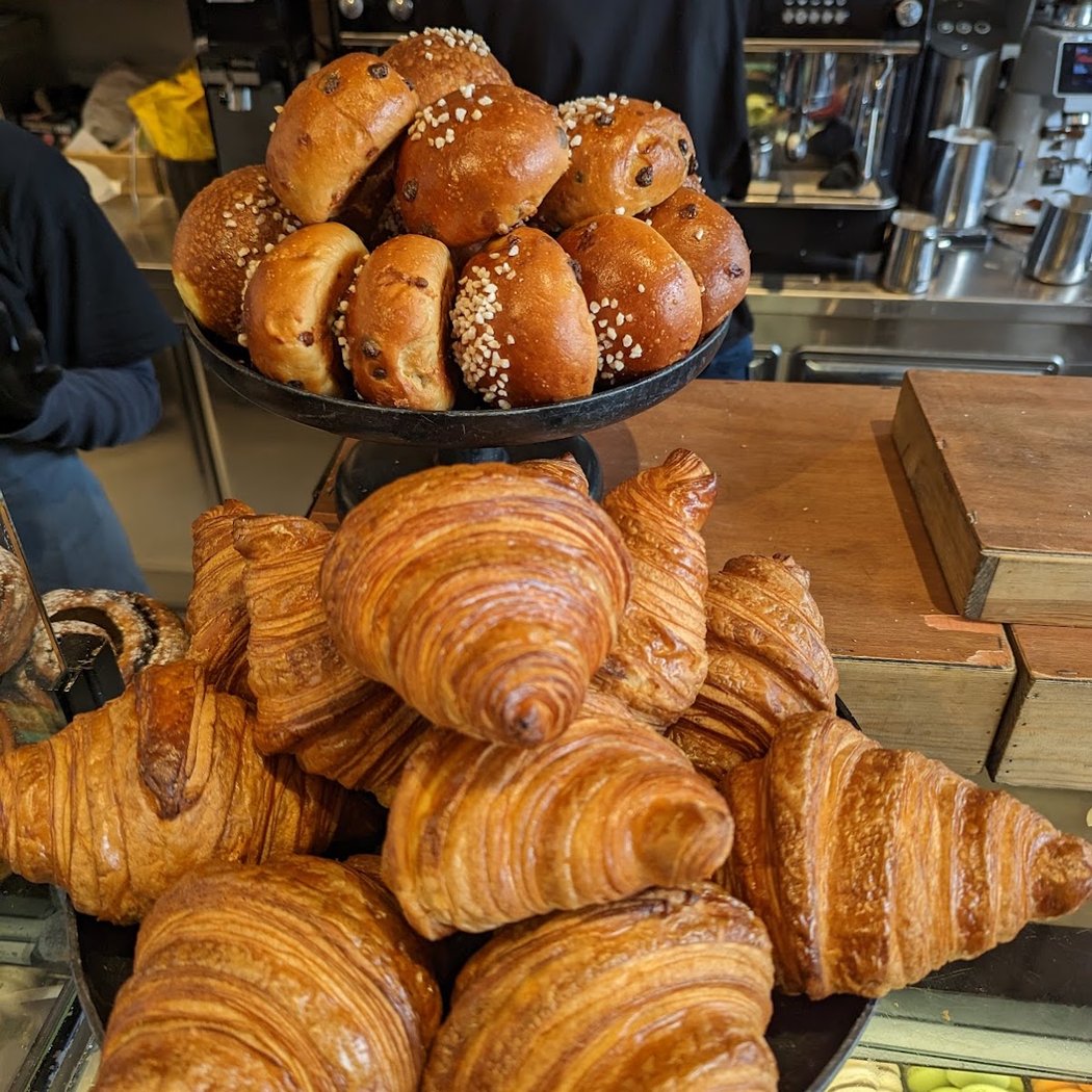 Bakery - בייקרי צינה כיכר דיזנגוף