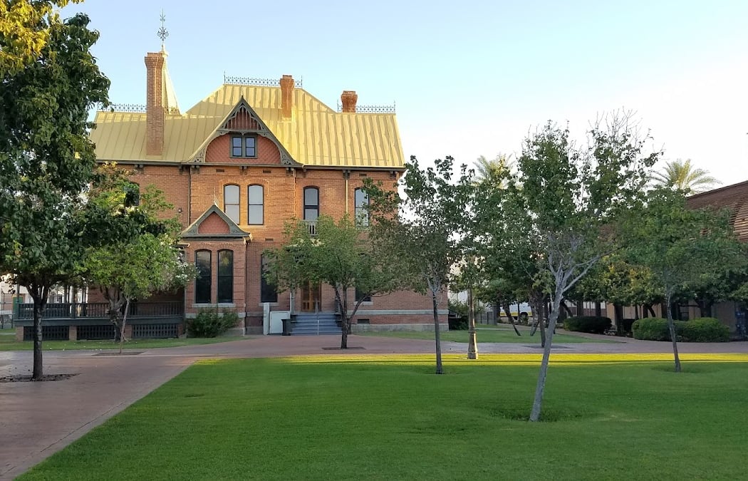 Happy Hours Tours of Rosson House 3
