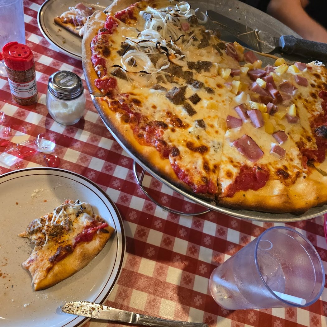 Filippi's Pizza Grotto 3