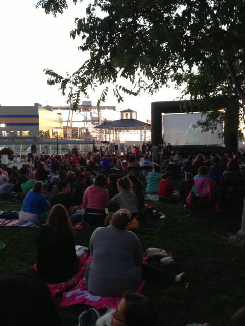 Waterfront Flicks: ET 2