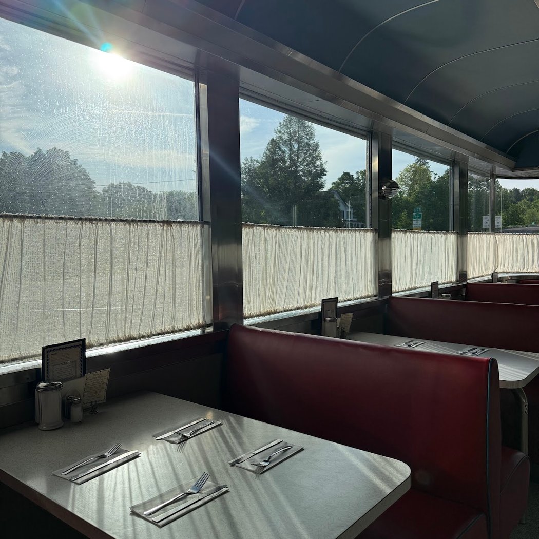 Doves Diner 2