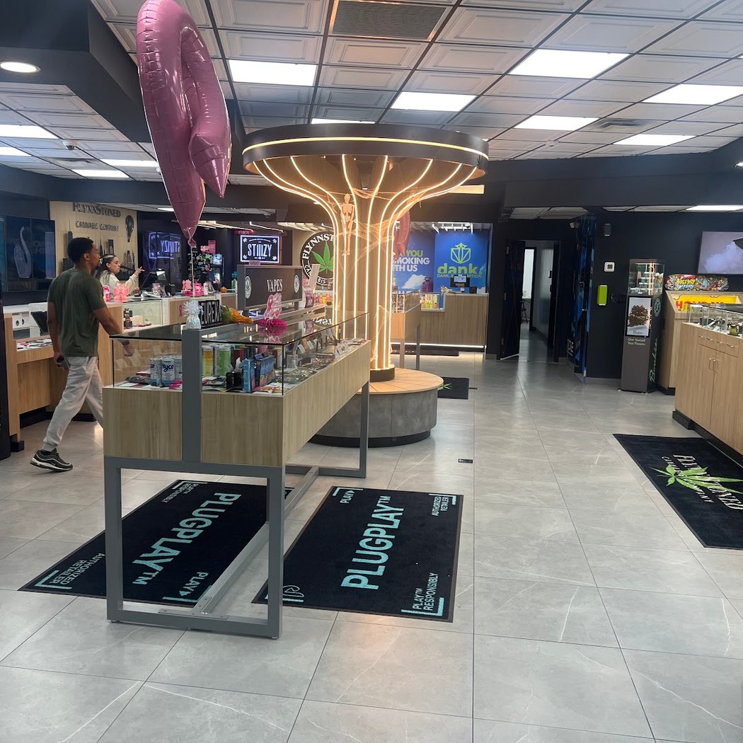 FlynnStoned Cannabis Dispensary - Staten Island 3
