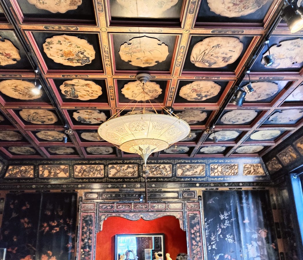 Pagoda Paris 5