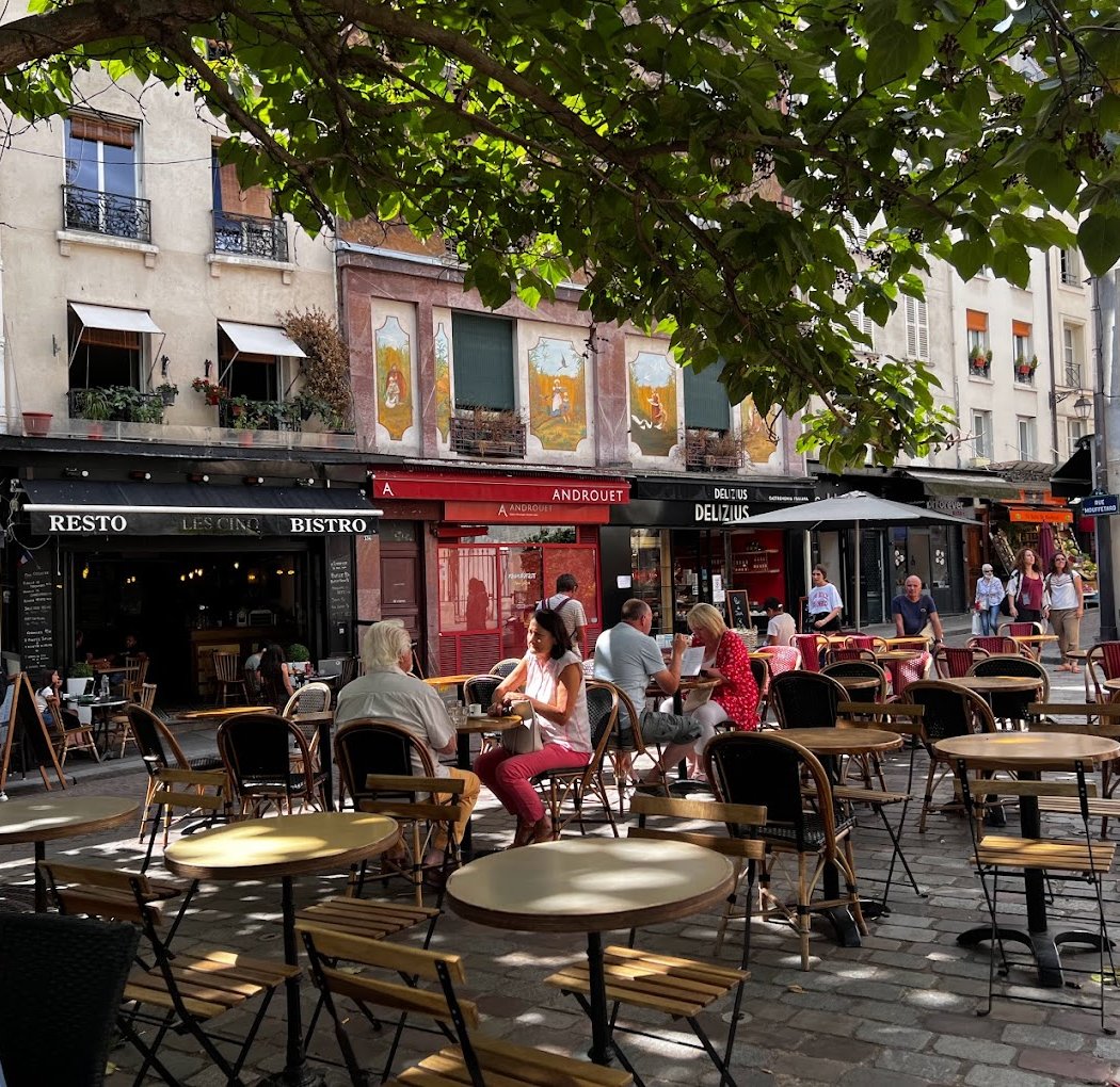 Hunt for Treasures at Rue Mouffetard 2