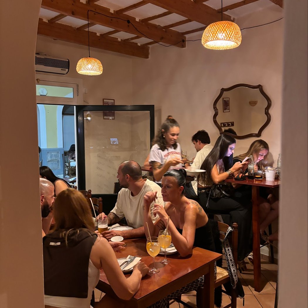 TIBERI restobar 2