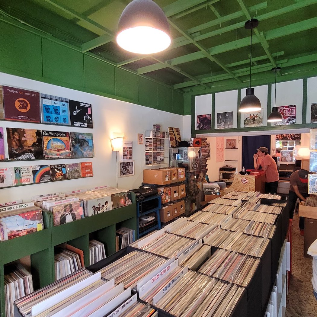 VINYL OFFICE 2