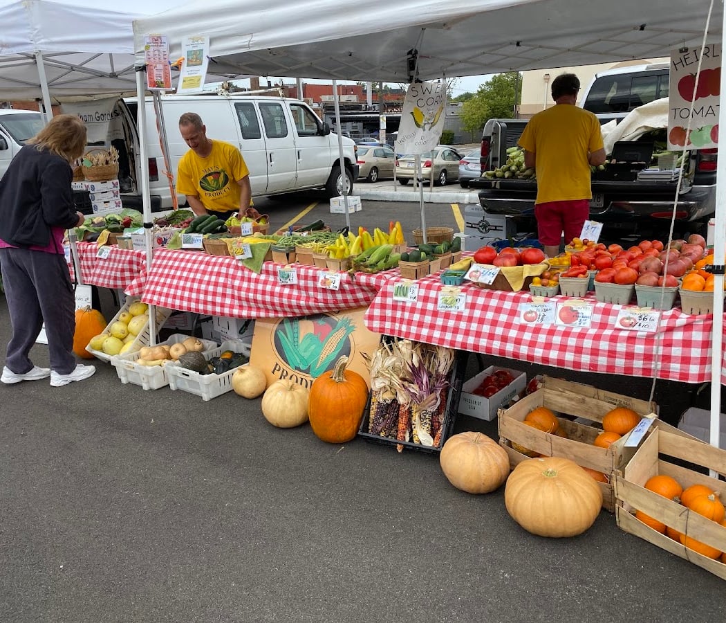 Kamm's Corners Weekly Farmers Market 1