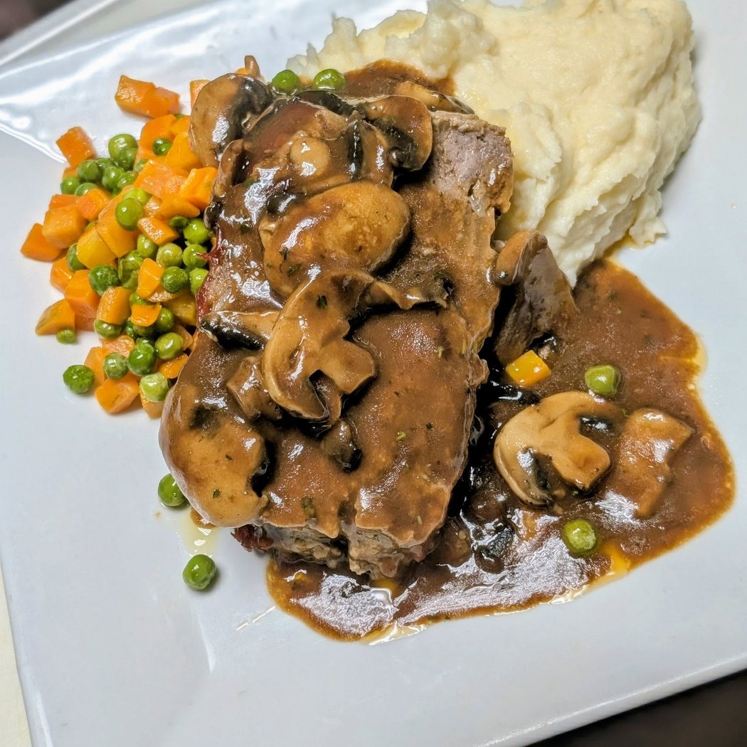 8/10 Bar & Grille 2