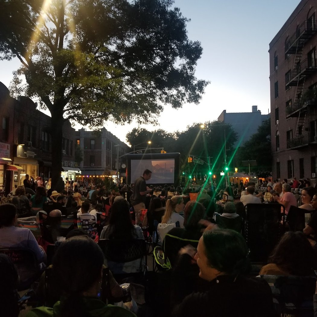 31st Avenue Open Street Trivia Night 3