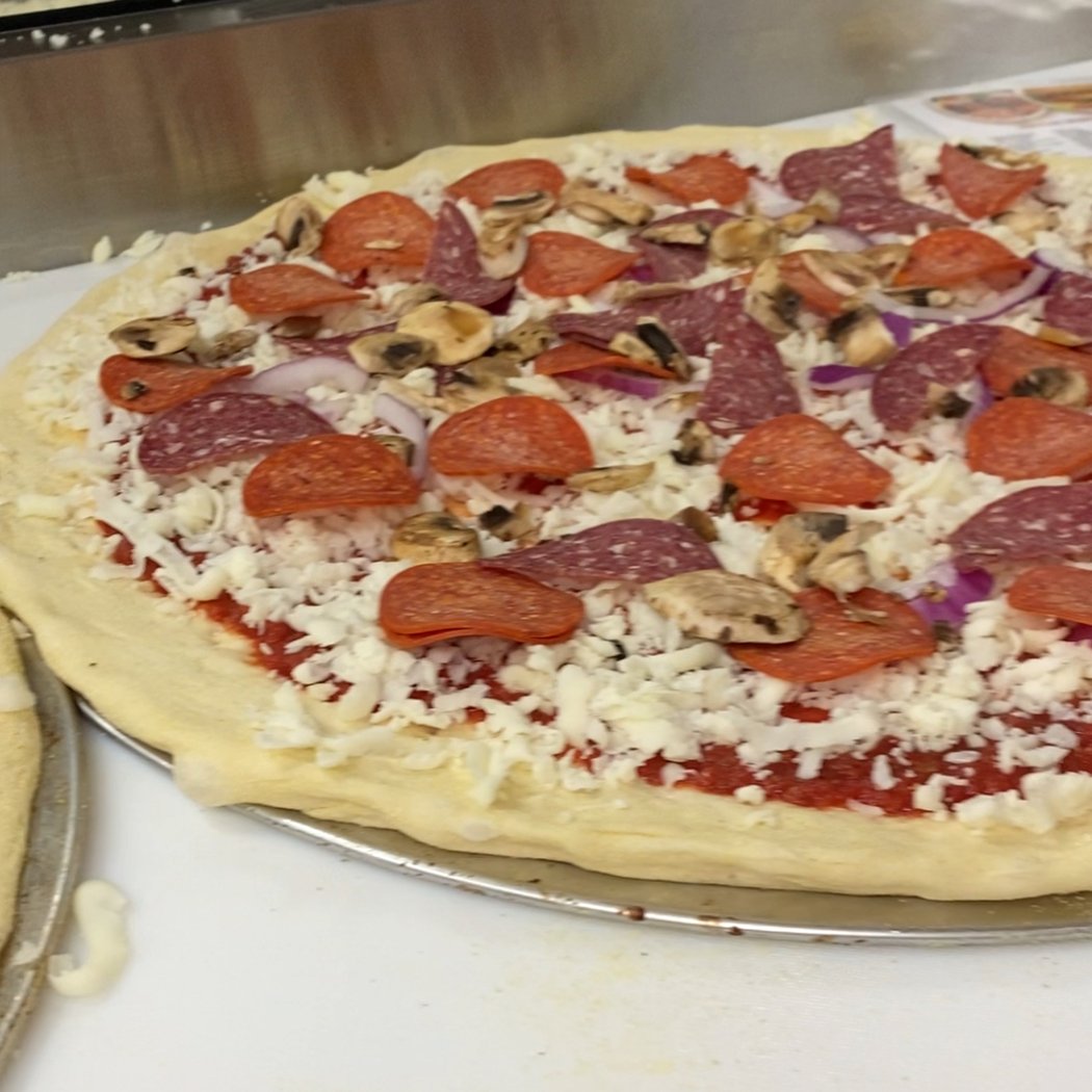 Seniore's Pizza 3
