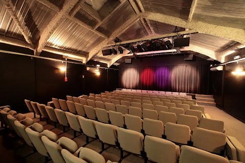 CONSTANCE dans son spectacle « INCONSTANCE » 1